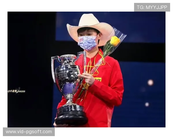 世乒赛奖杯巡展进驻北京社区，12岁学生张雨桐受激励立志夺冠